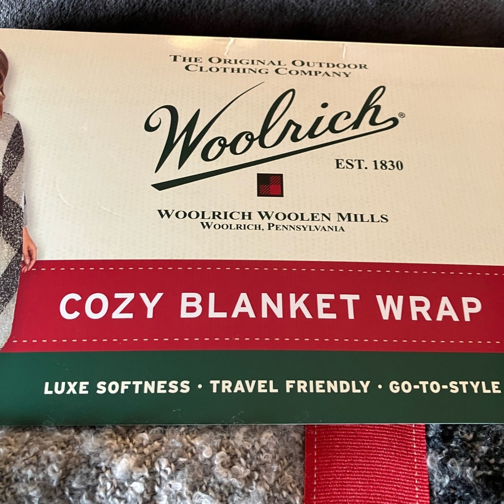 Woolrich Cozy Blanket Wrap - Picture 3 of 3